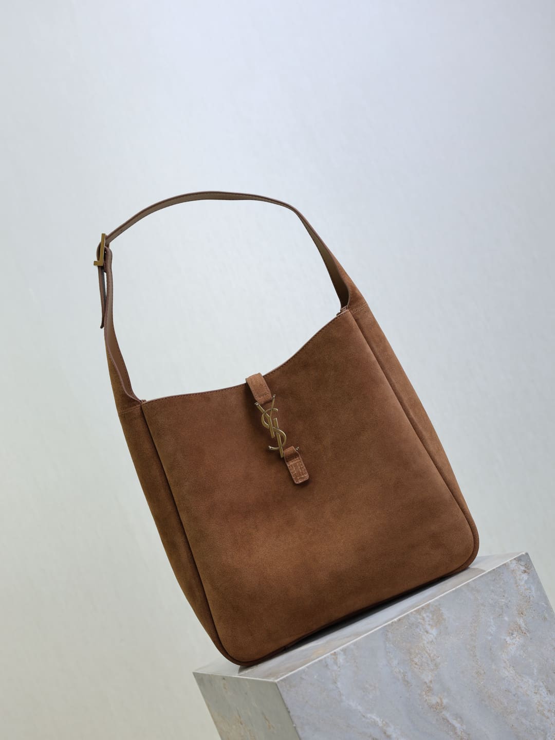 SAINT LAURENT LE 5 À 7 supple LARGE in suede