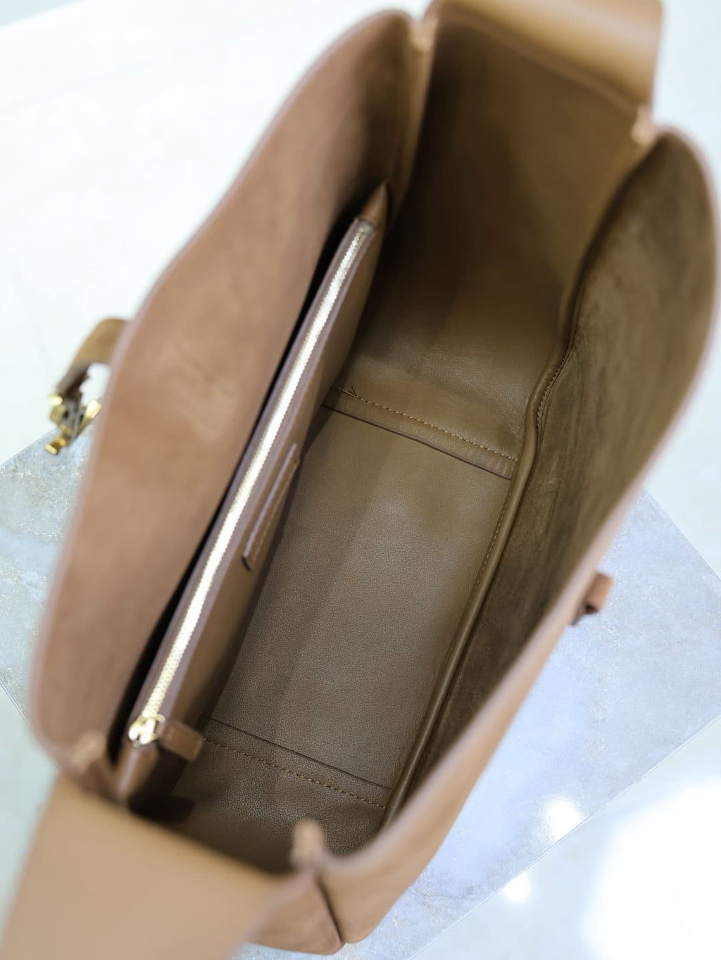 SAINT LAURENT LE 5 À 7 supple LARGE in suede