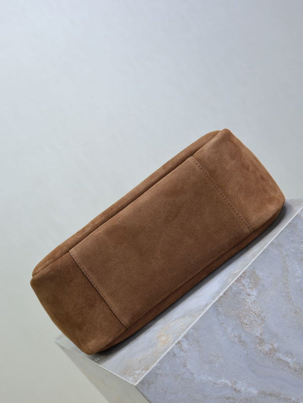 SAINT LAURENT LE 5 À 7 supple LARGE in suede