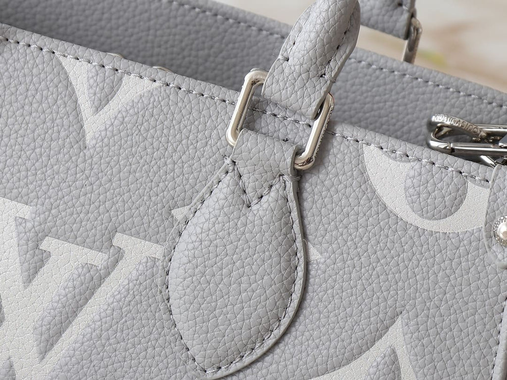 LOUIS VUITTON M14213 OnTheGo East West
