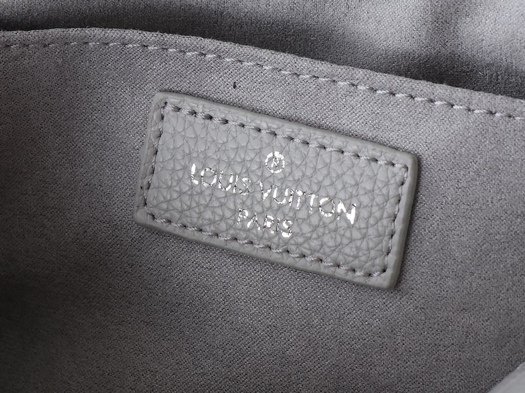 LOUIS VUITTON M14213 OnTheGo East West