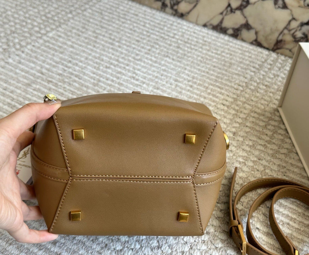 SAINT LAURENT LE 37 IN SHINY LEATHER