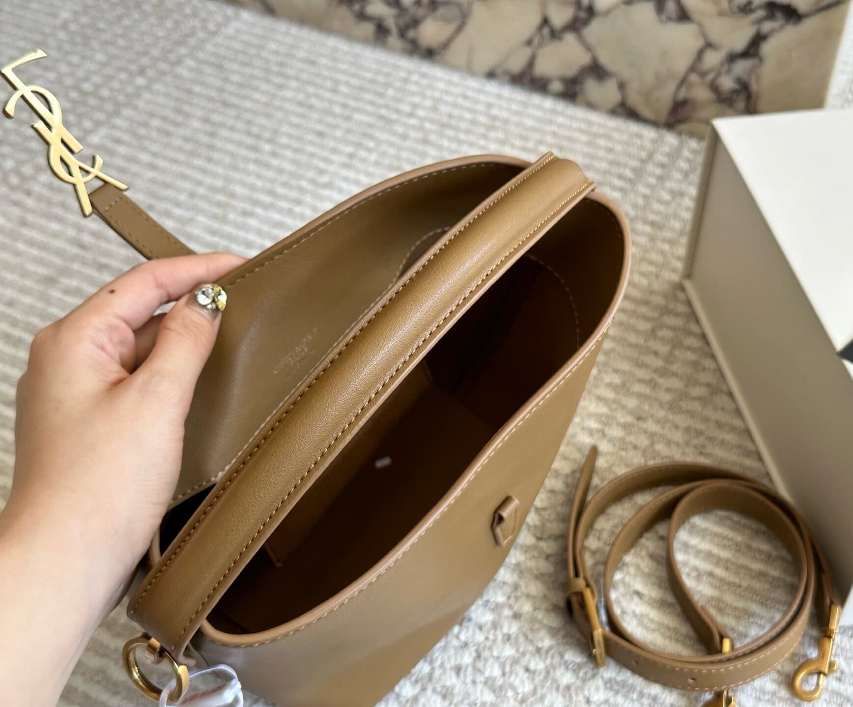 SAINT LAURENT LE 37 IN SHINY LEATHER