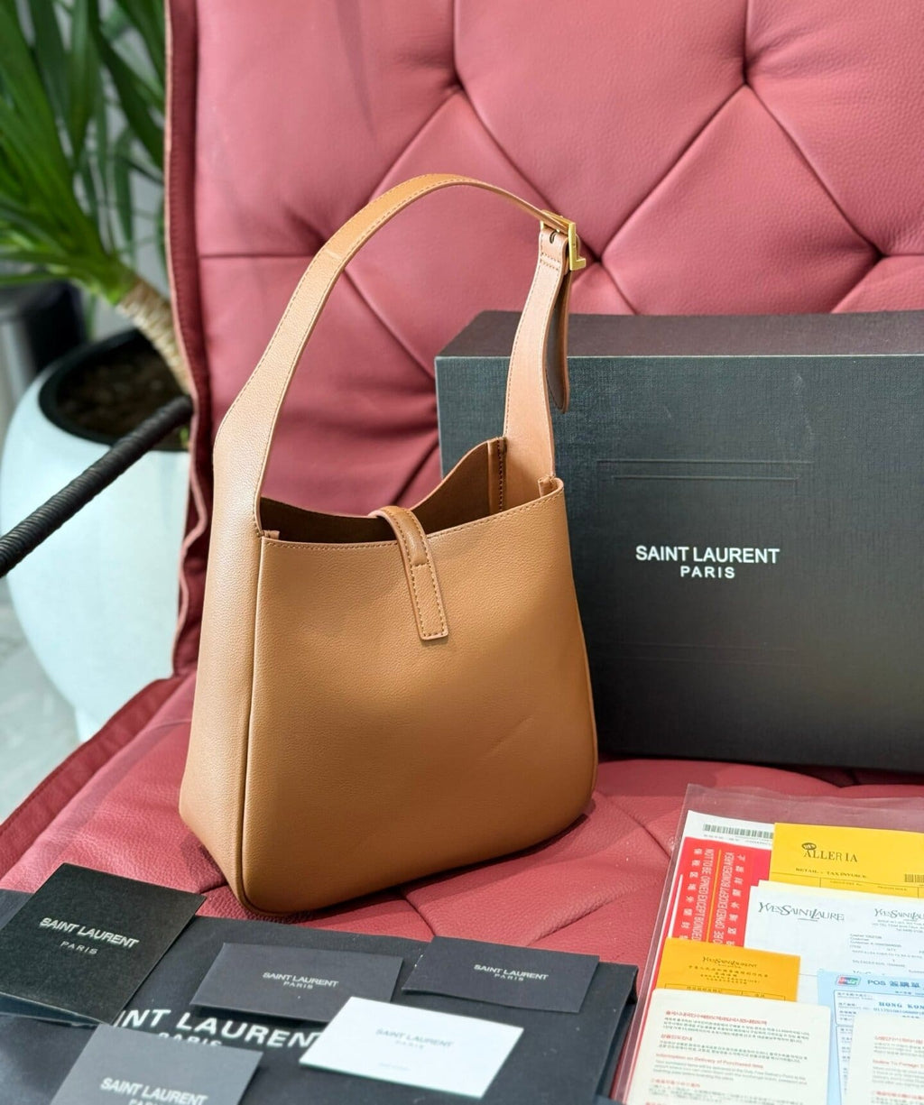 Saint Laurent le 5 à 7 supple small in grained leather