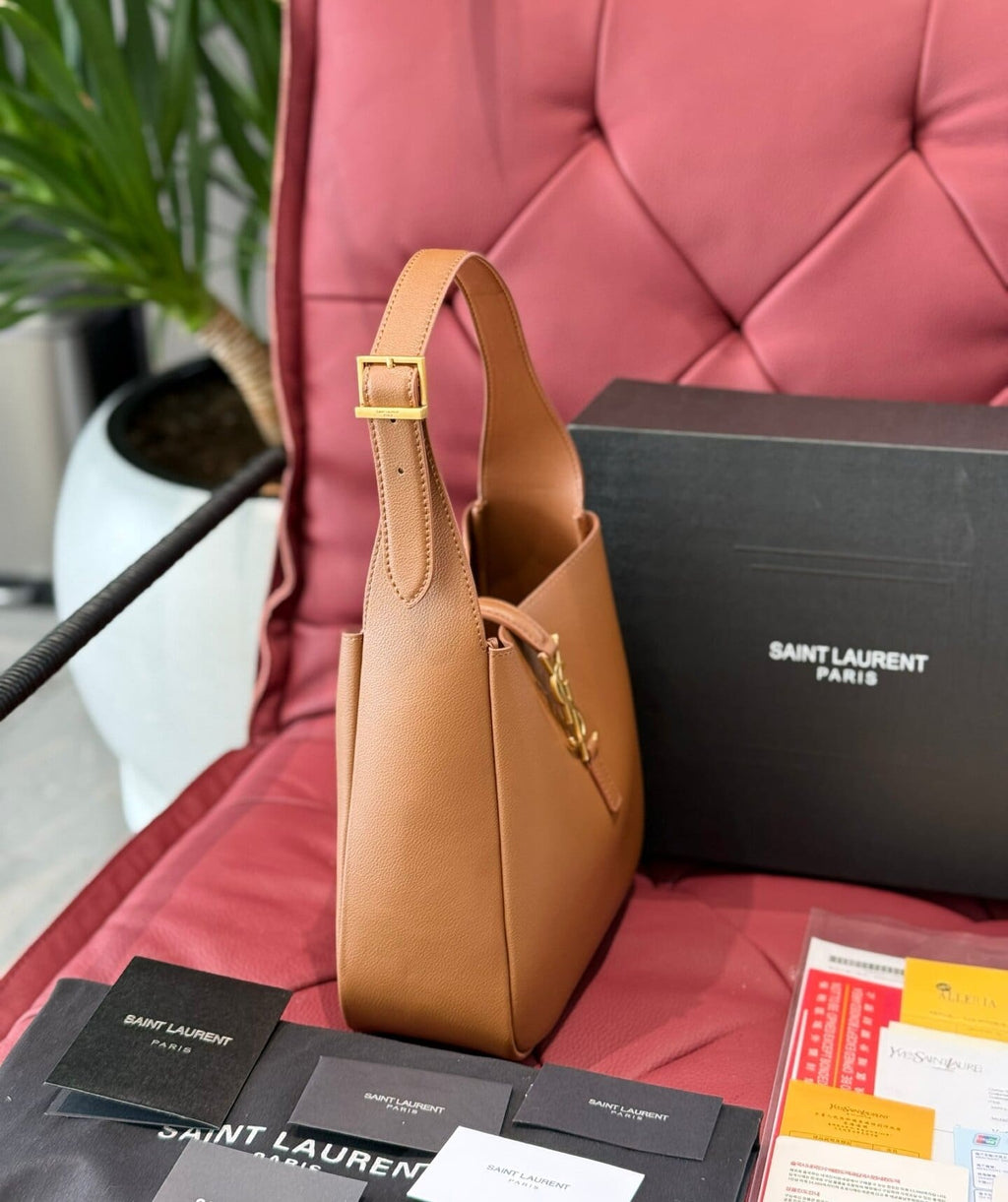 Saint Laurent le 5 à 7 supple small in grained leather