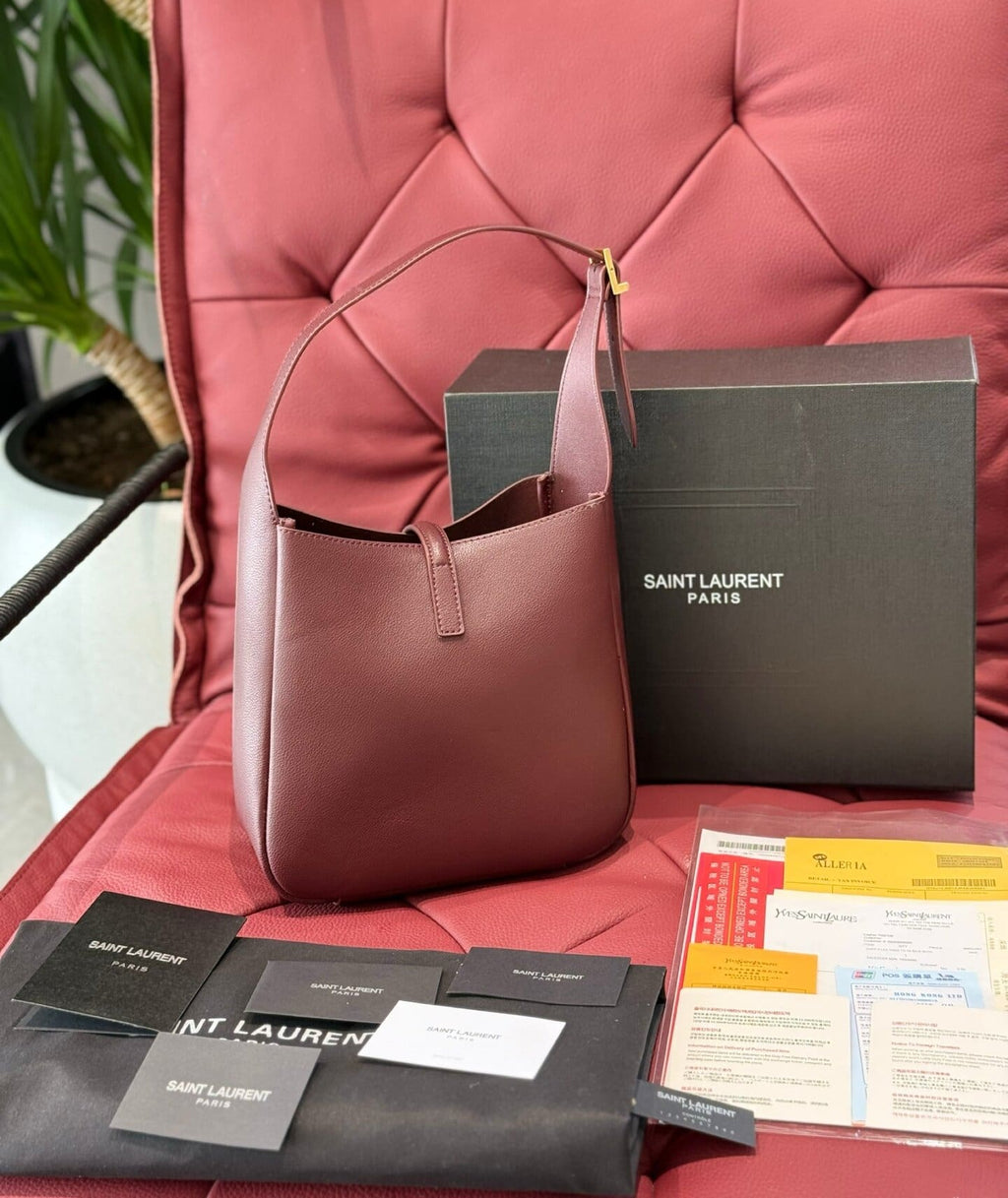SAINT LAURENT le 5 à 7 supple small in grained leather