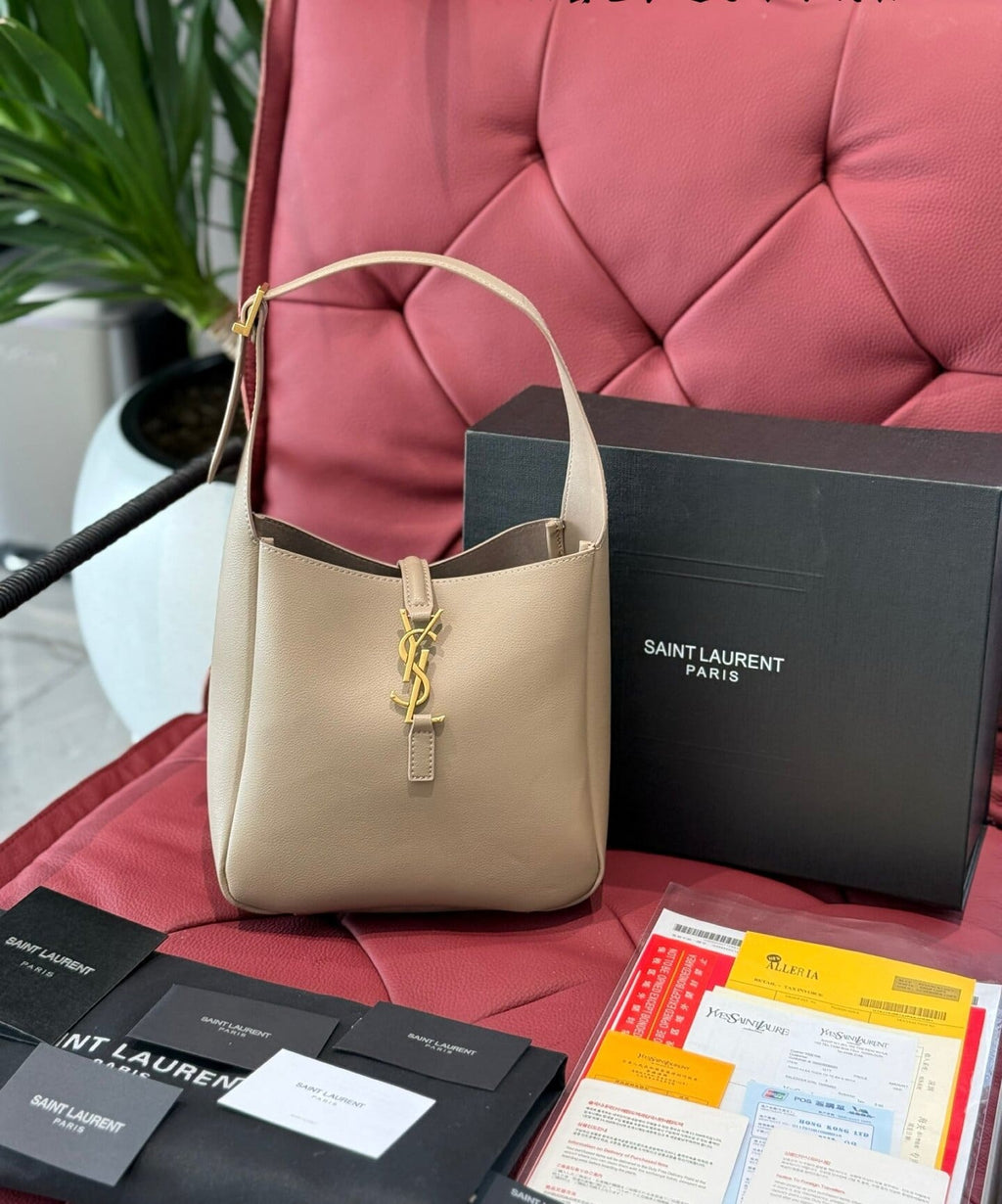 SAINT LAURENT le 5 à 7 supple small in grained leather