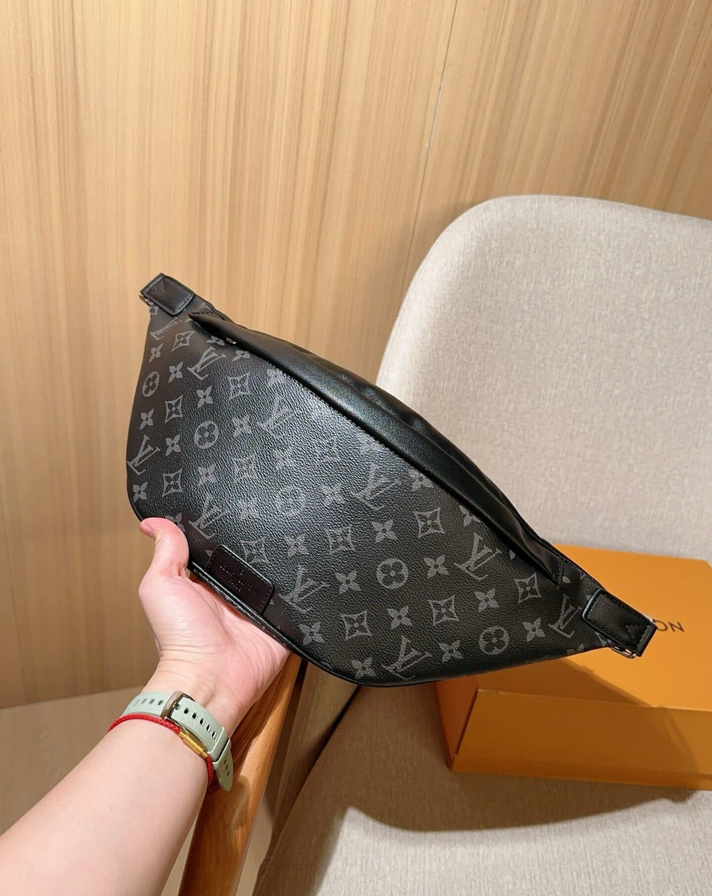 Louis Vuitton M44336 Discovery Bumbag