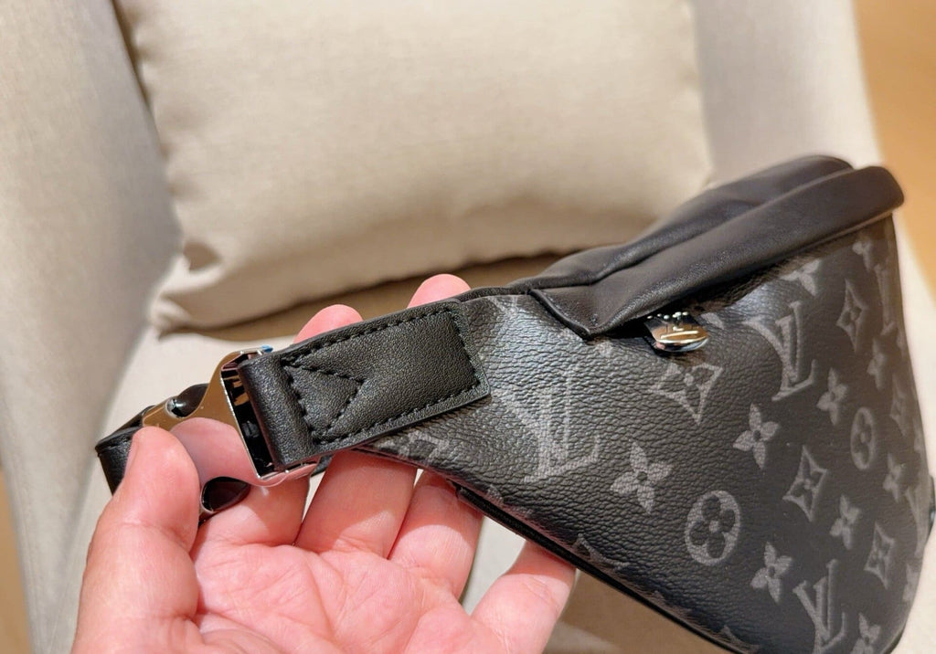 Louis Vuitton M44336 Discovery Bumbag