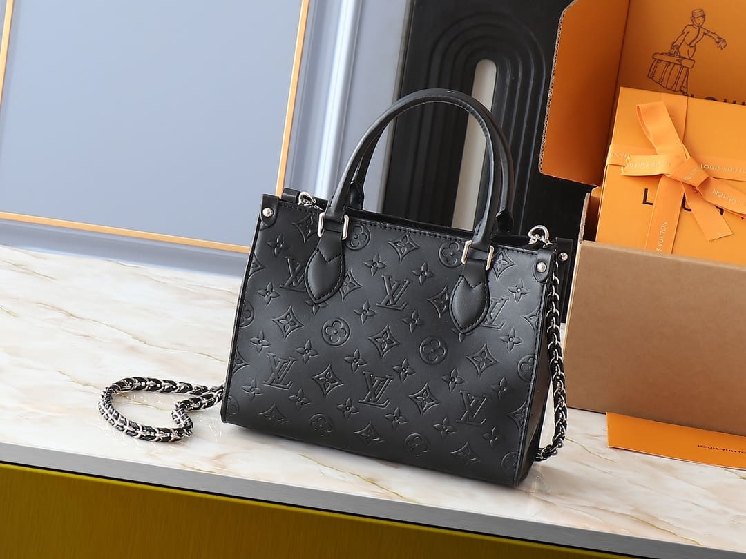 LOUIS VUITTON M14576OnTheGo PM