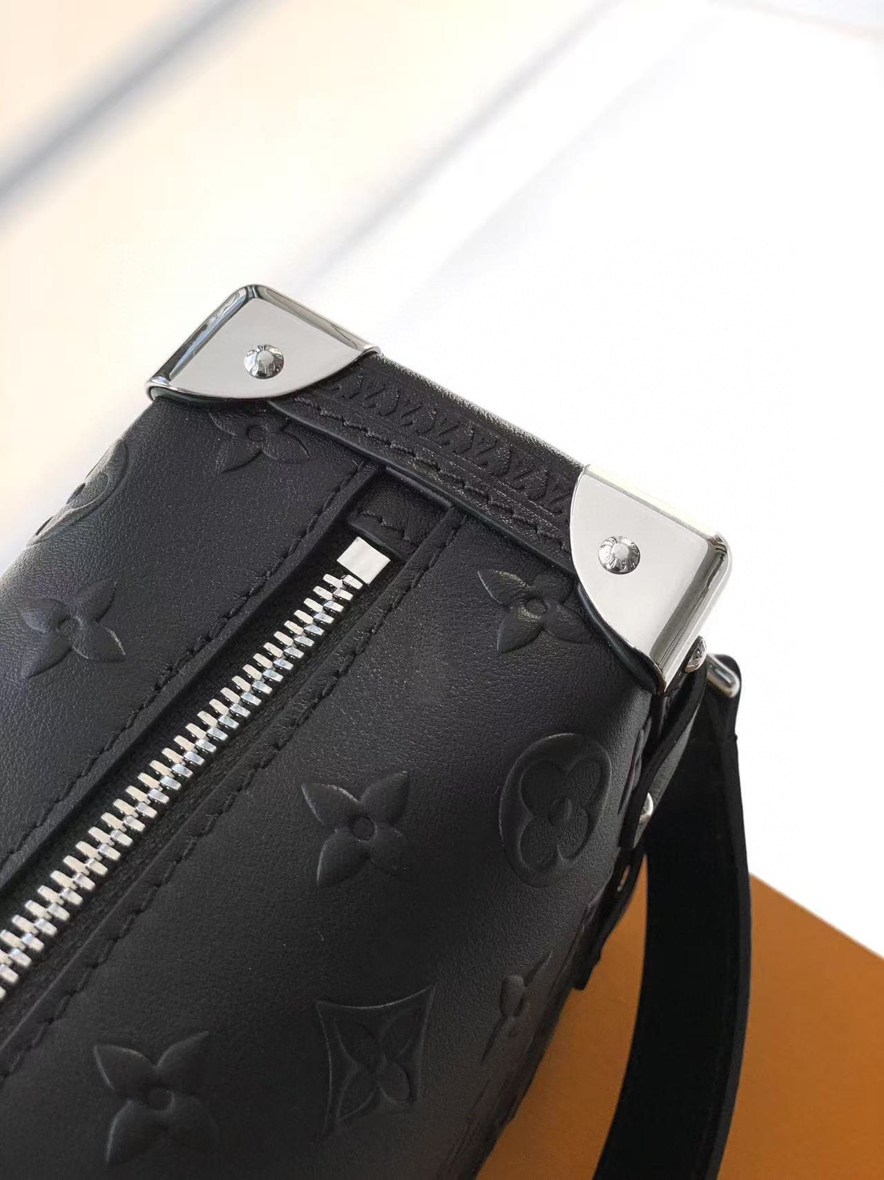 Louis vuitton M14572Side Trunk MM