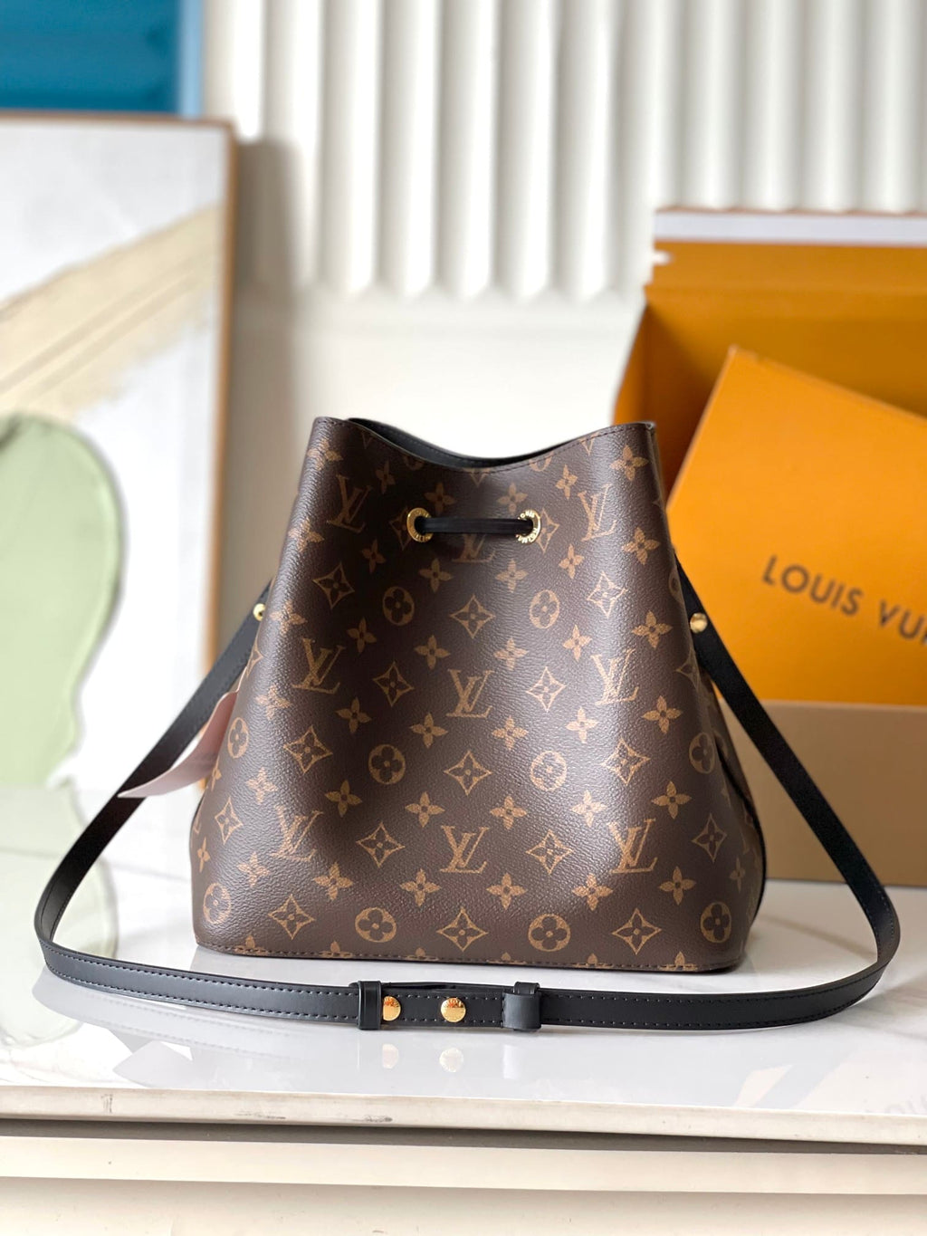 LOUIS VUITTON M44020 NéoNoé MM