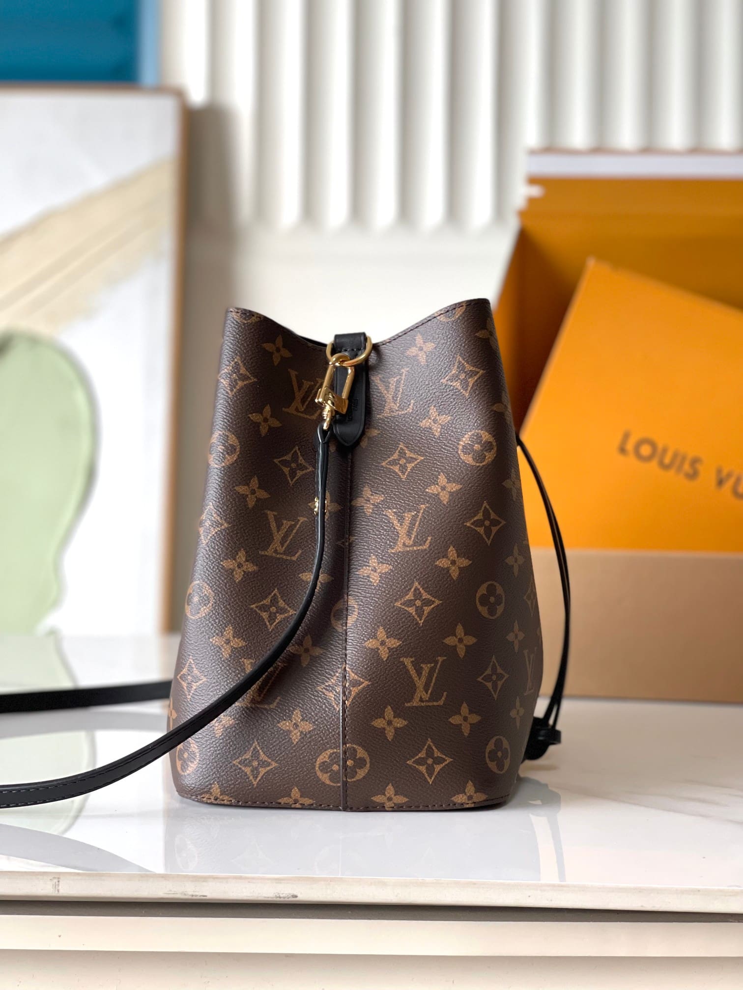 LOUIS VUITTON M44020 NéoNoé MM