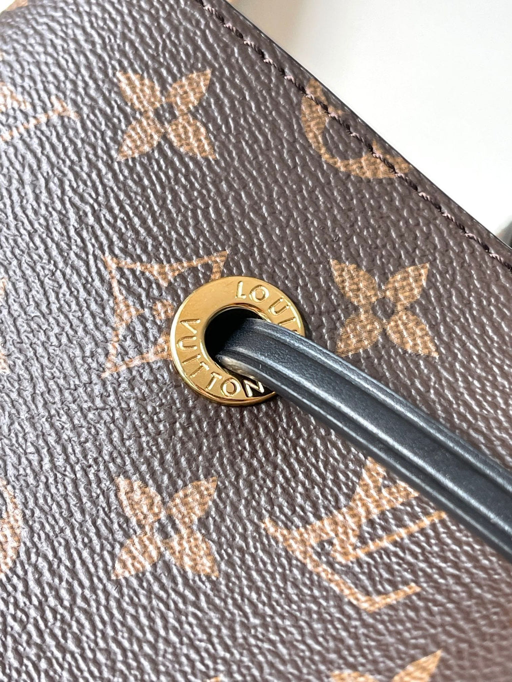 LOUIS VUITTON M44020 NéoNoé MM