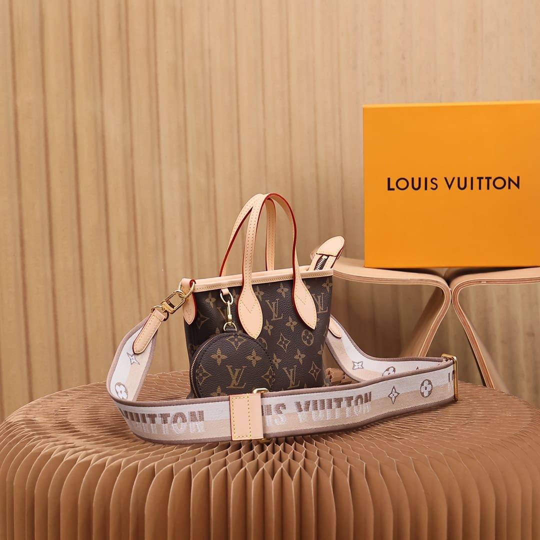 Louis Vuitton M46705 Neverfull BB