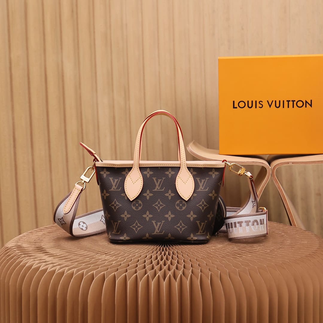 Louis Vuitton M46705 Neverfull BB
