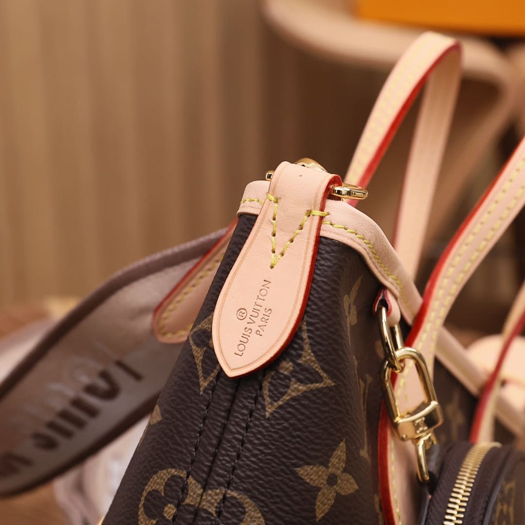 Louis Vuitton M46705 Neverfull BB