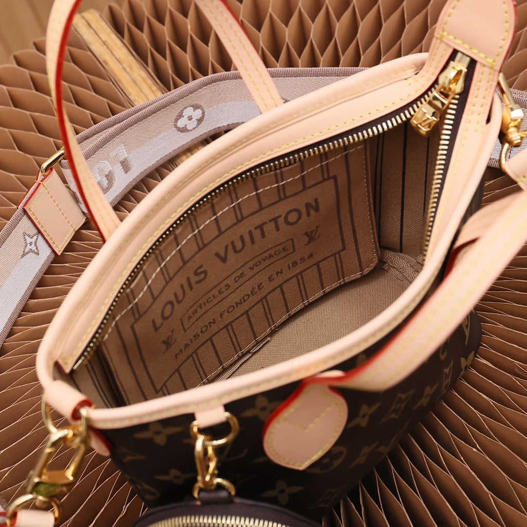Louis Vuitton M46705 Neverfull BB