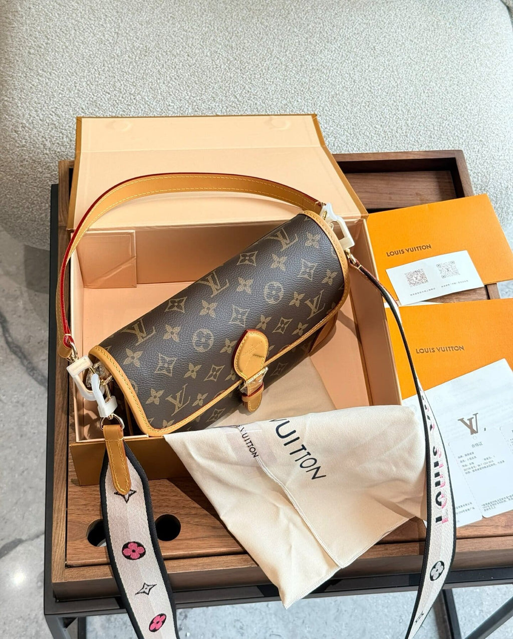 Louis Vuitton M45985 Diane