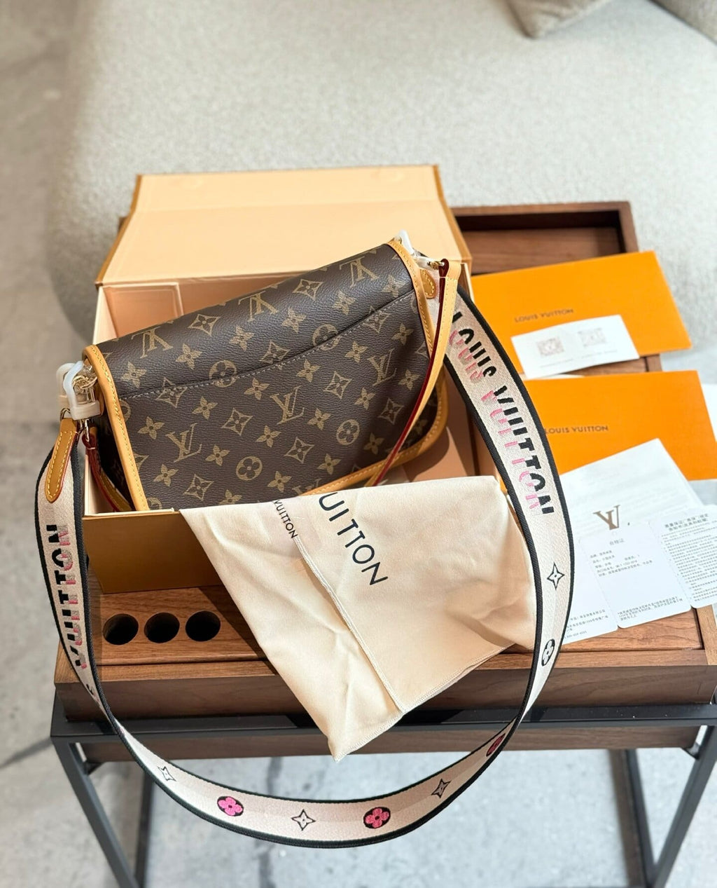 Louis Vuitton M45985 Diane