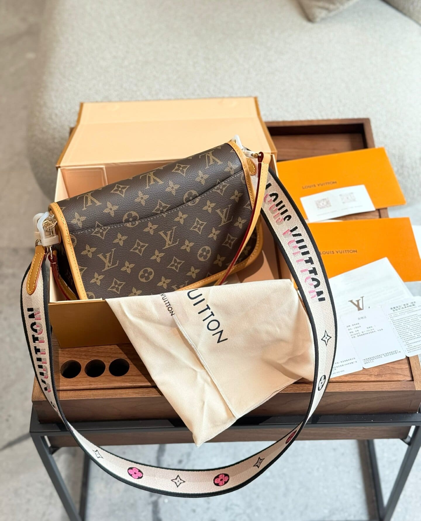Louis Vuitton M45985 Diane
