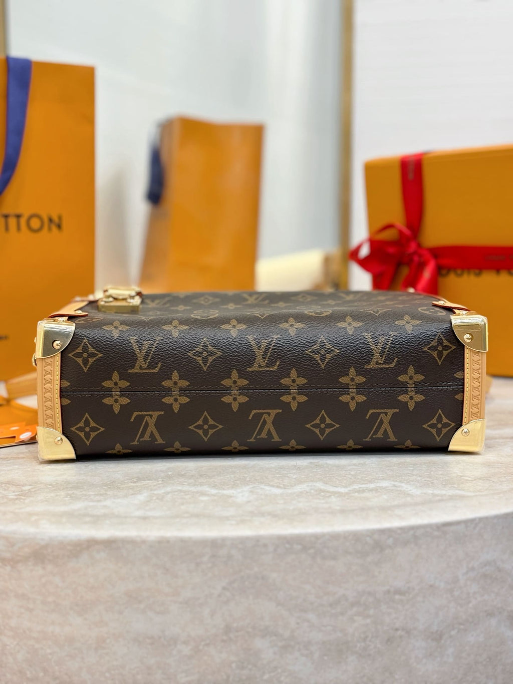 LOUIS VUITTON M14513 Side Trunk GM