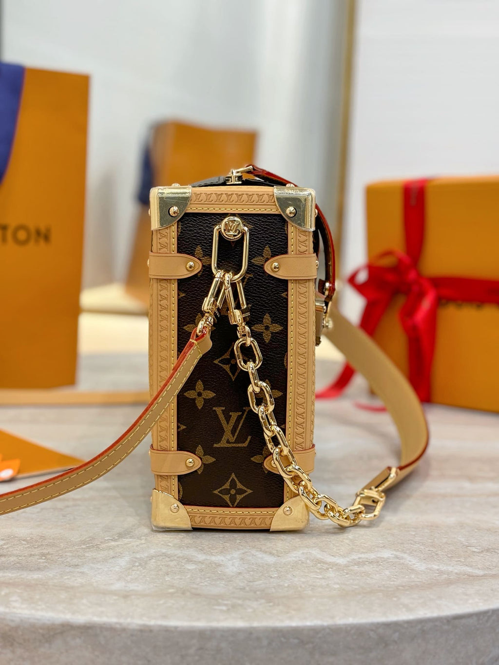 LOUIS VUITTON M14513 Side Trunk GM