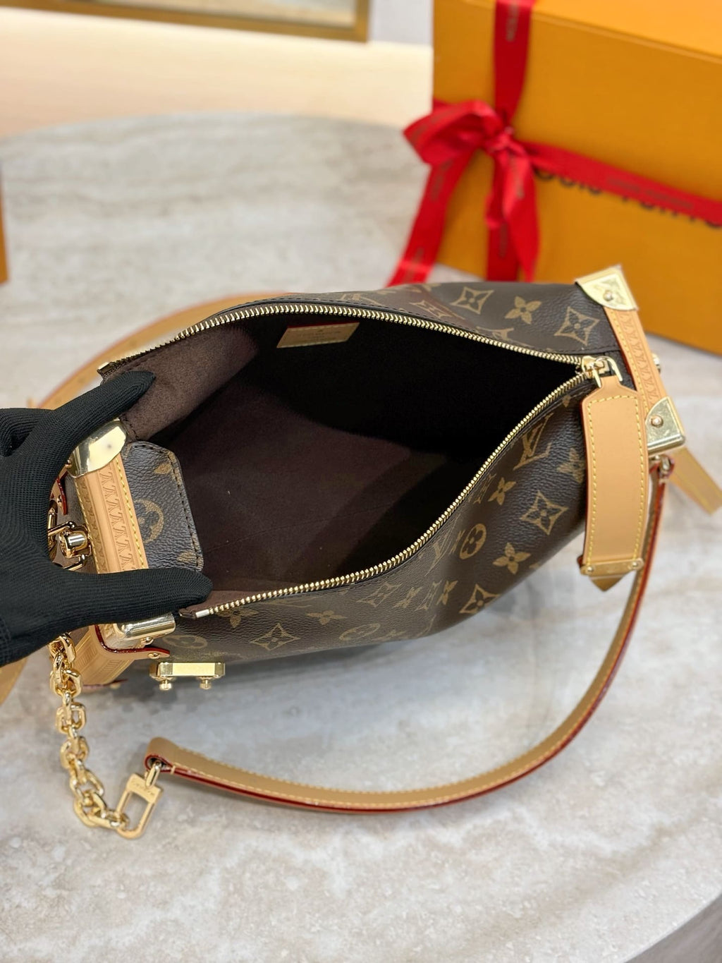 LOUIS VUITTON M14513 Side Trunk GM