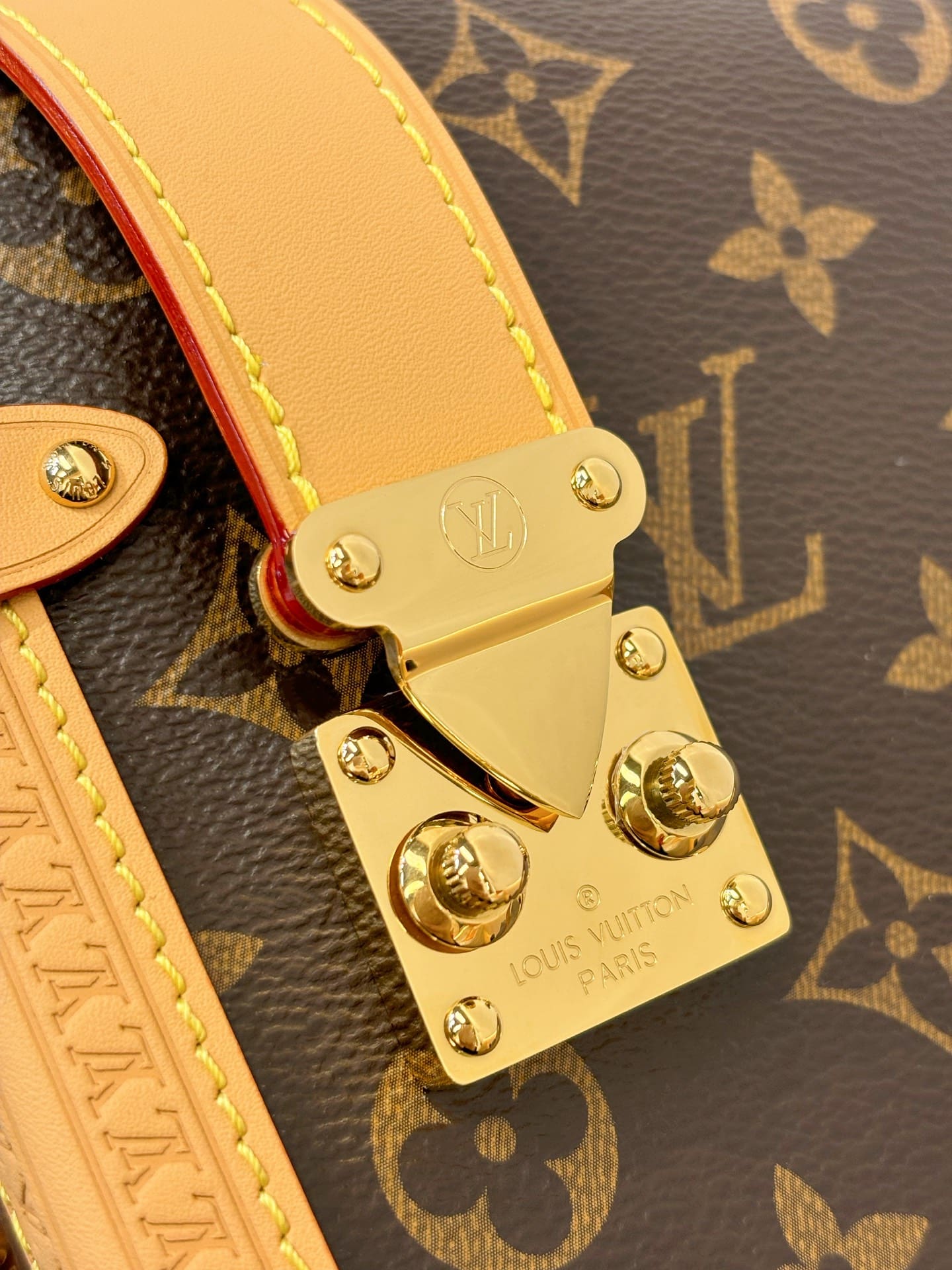 LOUIS VUITTON M14513 Side Trunk GM