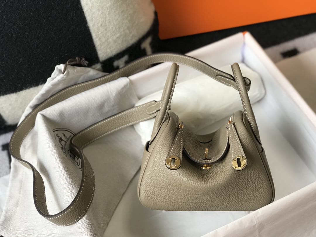 Hermès Mini  Lindy Beton Gold Clemence Gold Hardware