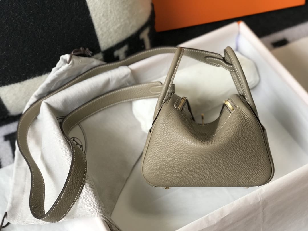 Hermès Mini  Lindy Beton Gold Clemence Gold Hardware