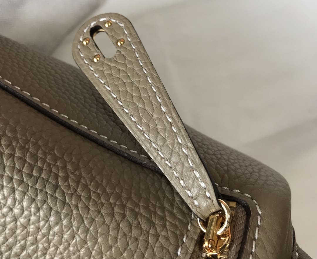 Hermès Mini  Lindy Beton Gold Clemence Gold Hardware