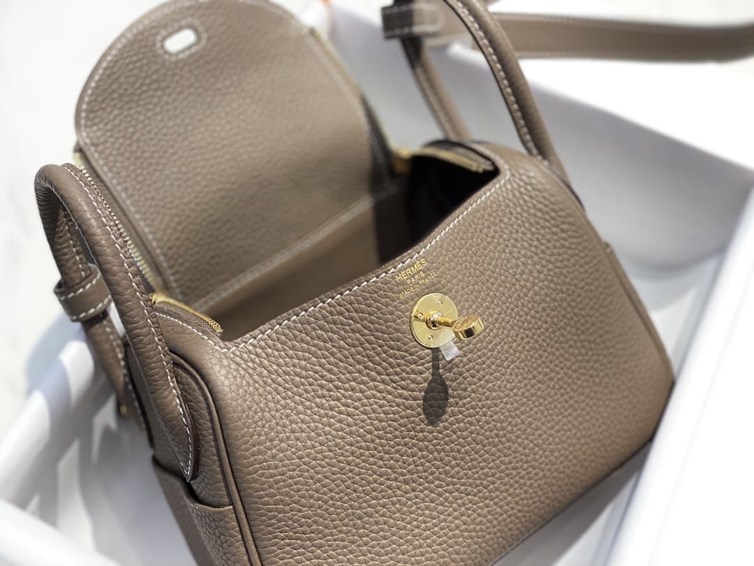 Hermès Mini Lindy Gold Clemence Gold Hardware