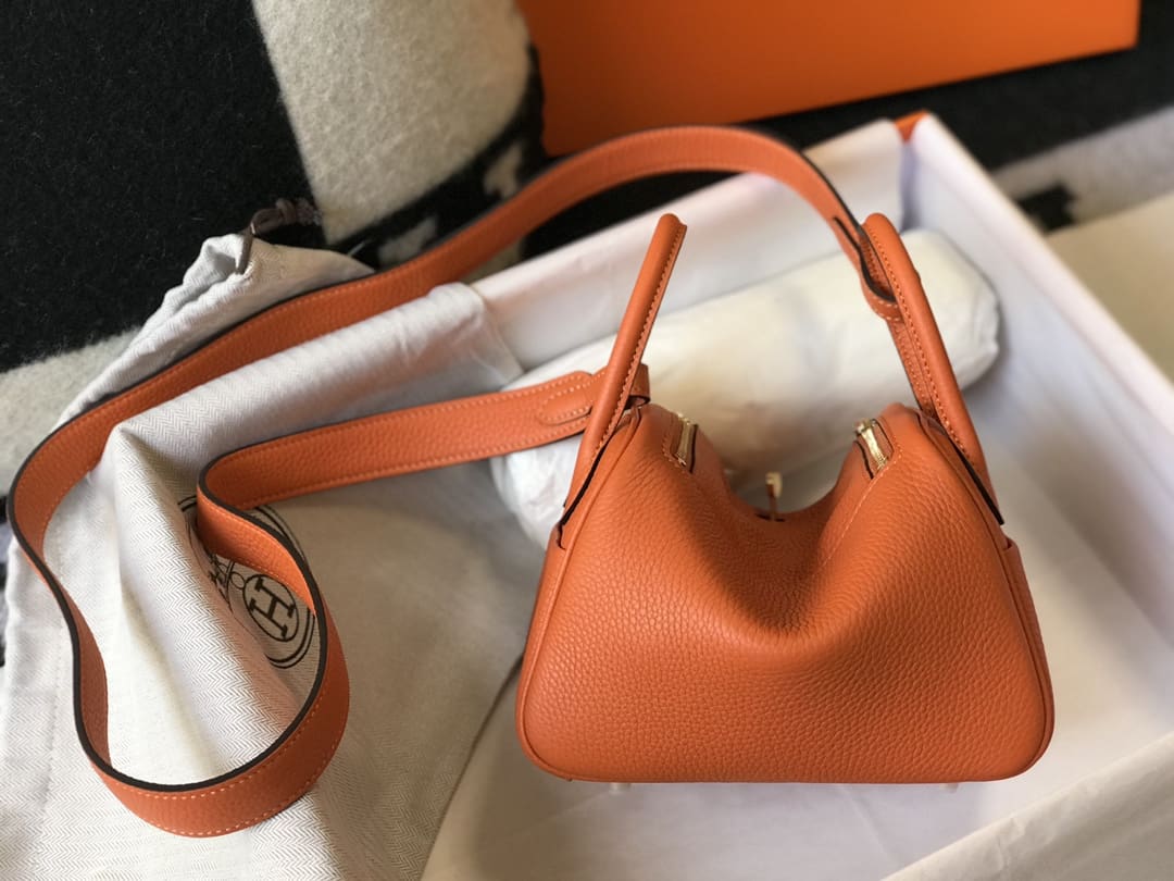 Hermès Mini Lindy Gold Clemence Gold Hardware