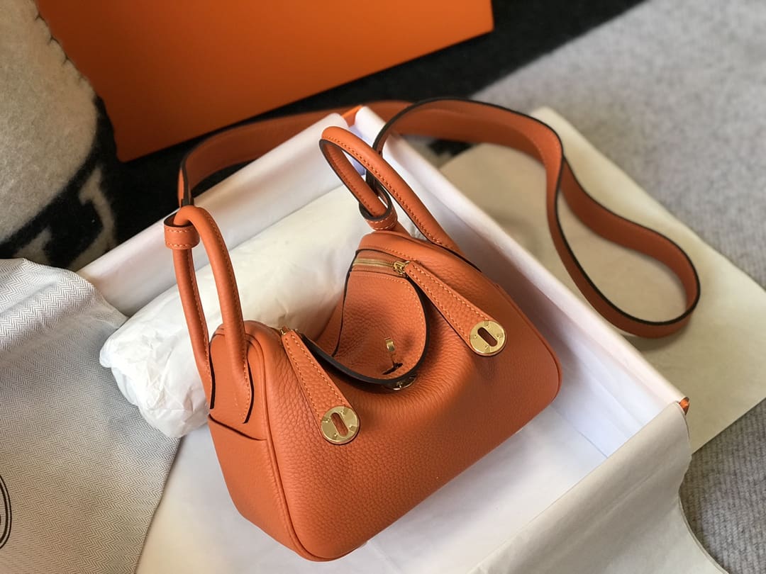 Hermès Mini Lindy Gold Clemence Gold Hardware
