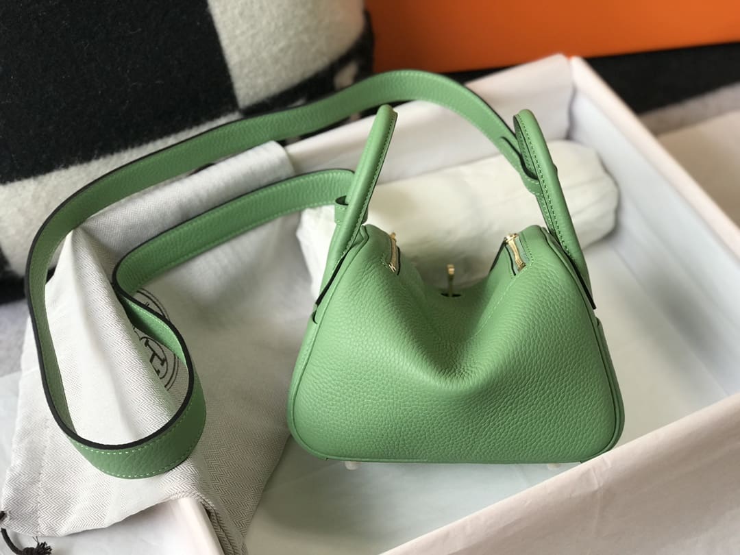 Hermès Mini Lindy Gold Clemence Gold Hardware
