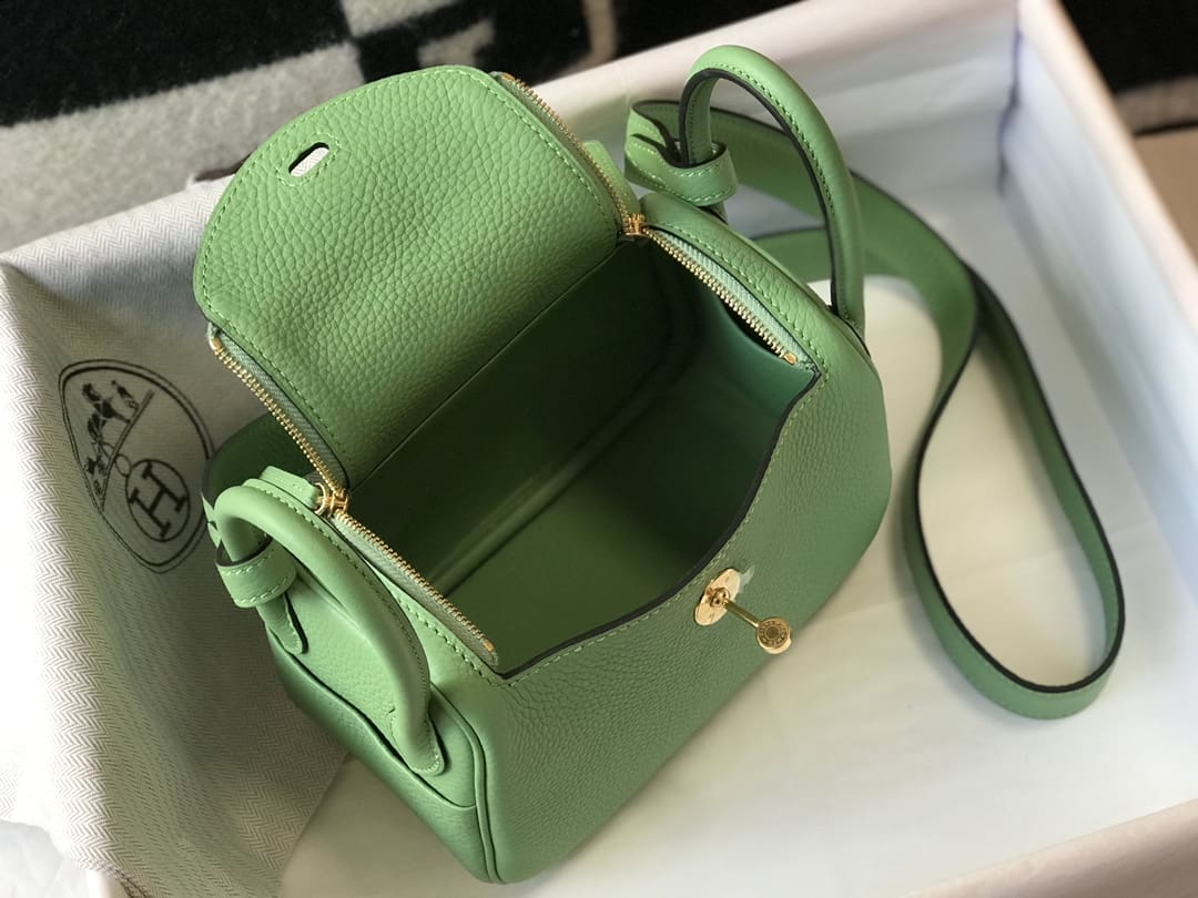 Hermès Mini Lindy Gold Clemence Gold Hardware