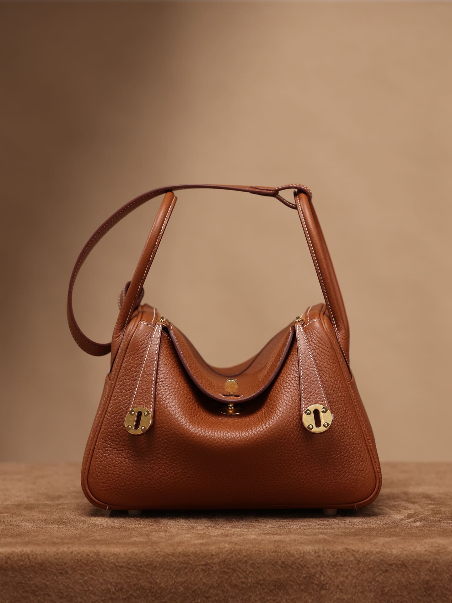 Hermès Lindy 26 Gold Clemence Gold Hardware