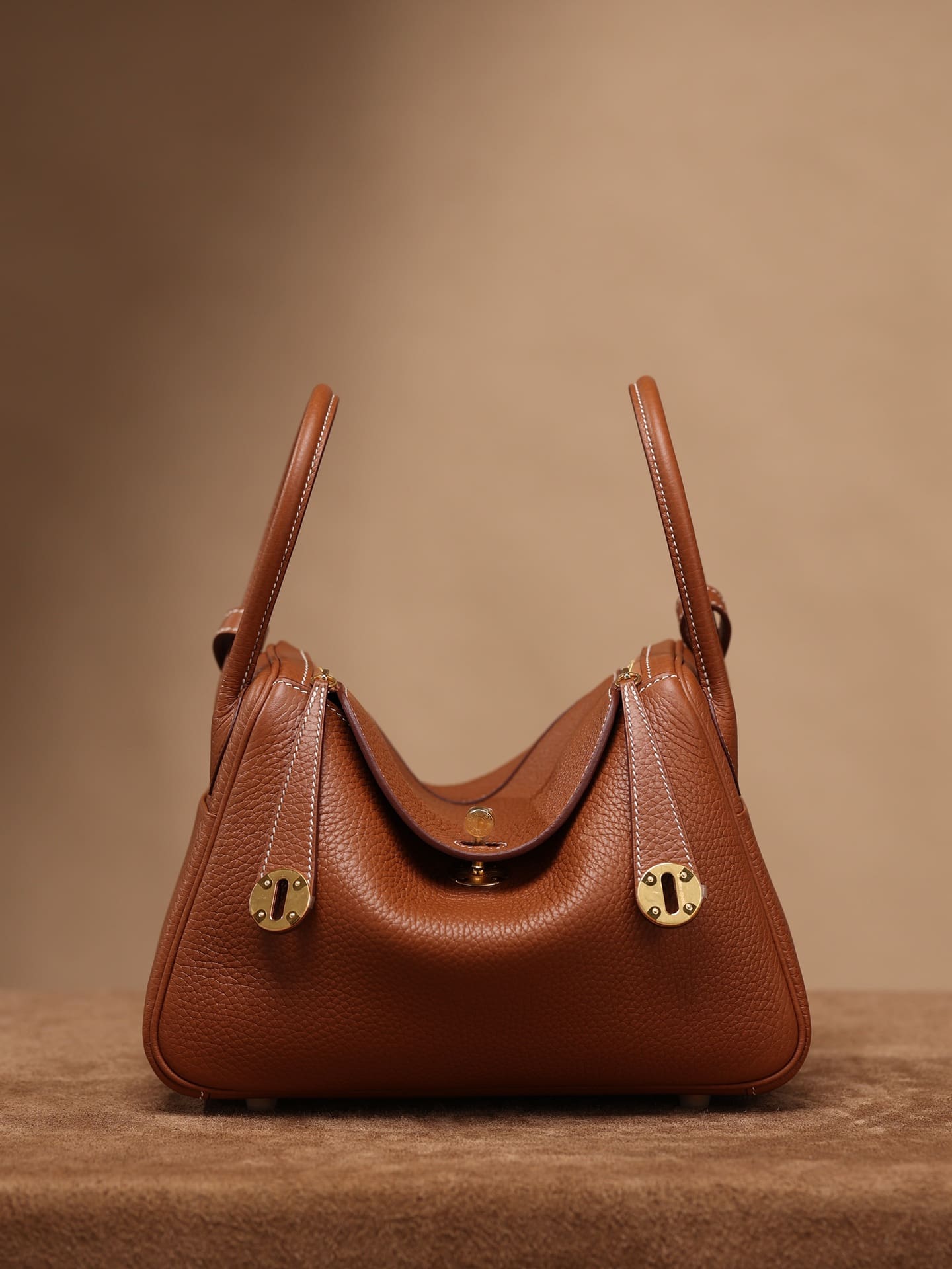 Hermès Lindy 26 Gold Clemence Gold Hardware