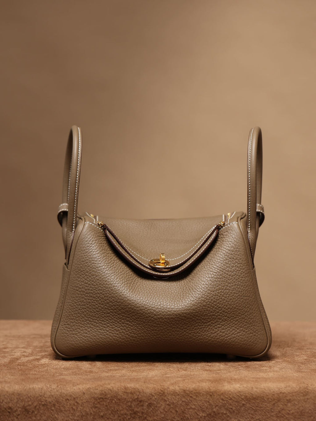 Hermès Lindy 26 Etoupe Clemence Gold Hardware