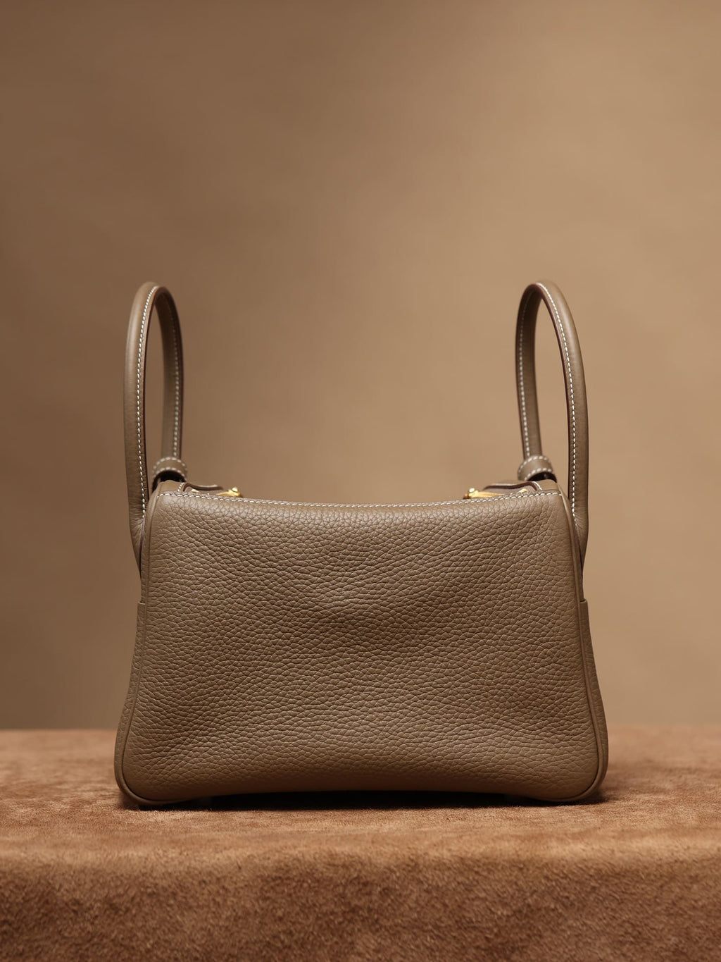 Hermès Lindy 26 Etoupe Clemence Gold Hardware
