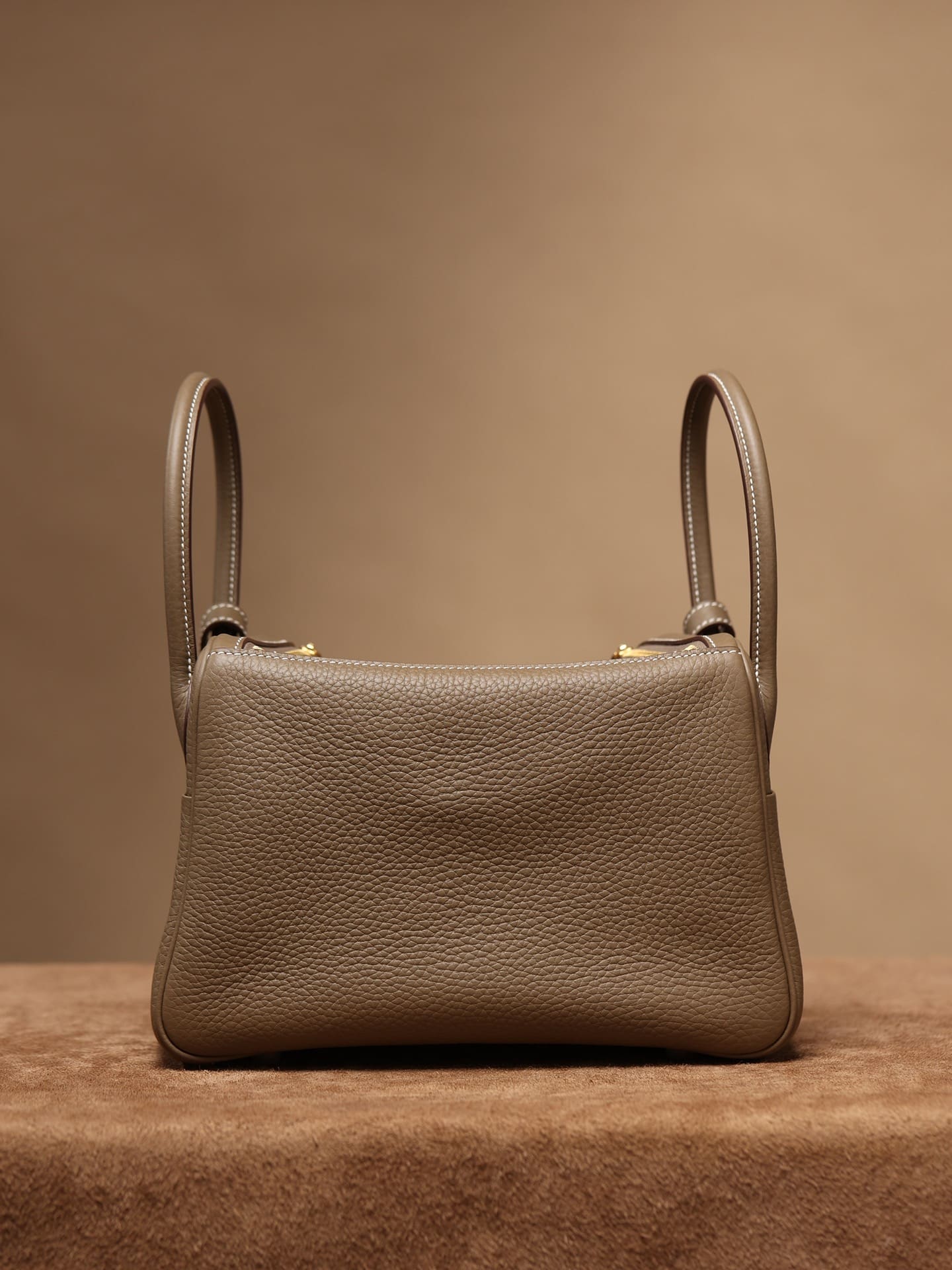 Hermès Lindy 26 Etoupe Clemence Gold Hardware