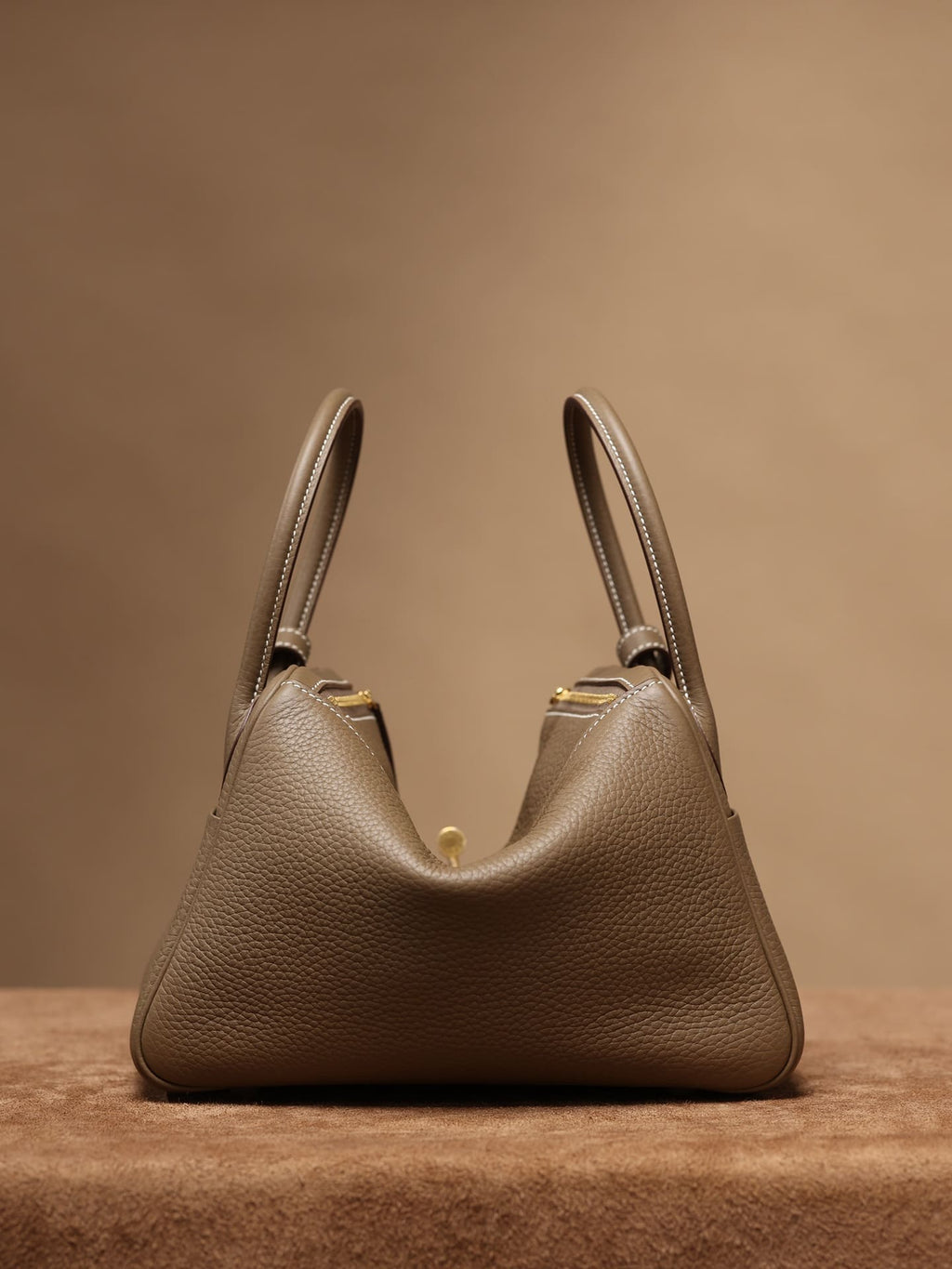 Hermès Lindy 26 Etoupe Clemence Gold Hardware