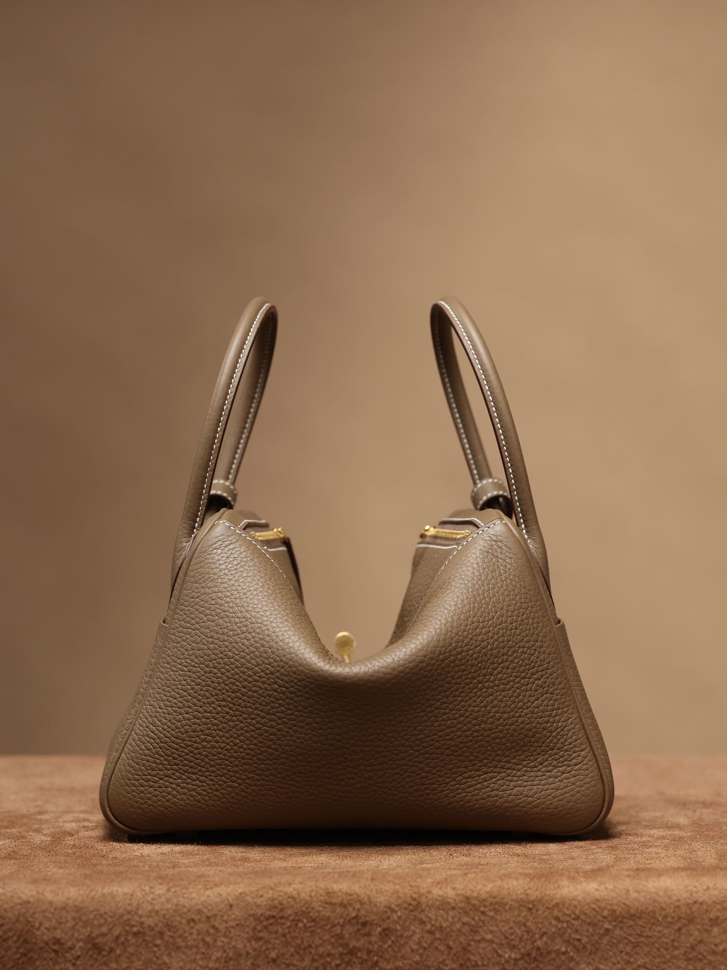 Hermès Lindy 26 Etoupe Clemence Gold Hardware