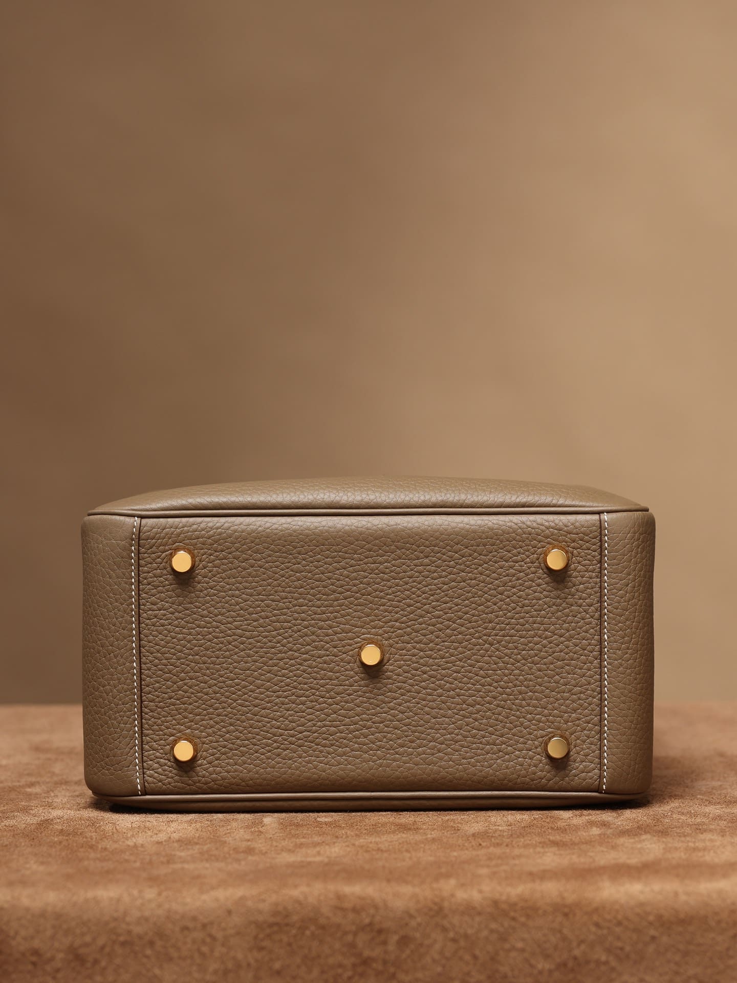 Hermès Lindy 26 Etoupe Clemence Gold Hardware