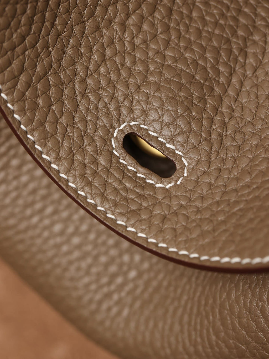 Hermès Lindy 26 Etoupe Clemence Gold Hardware