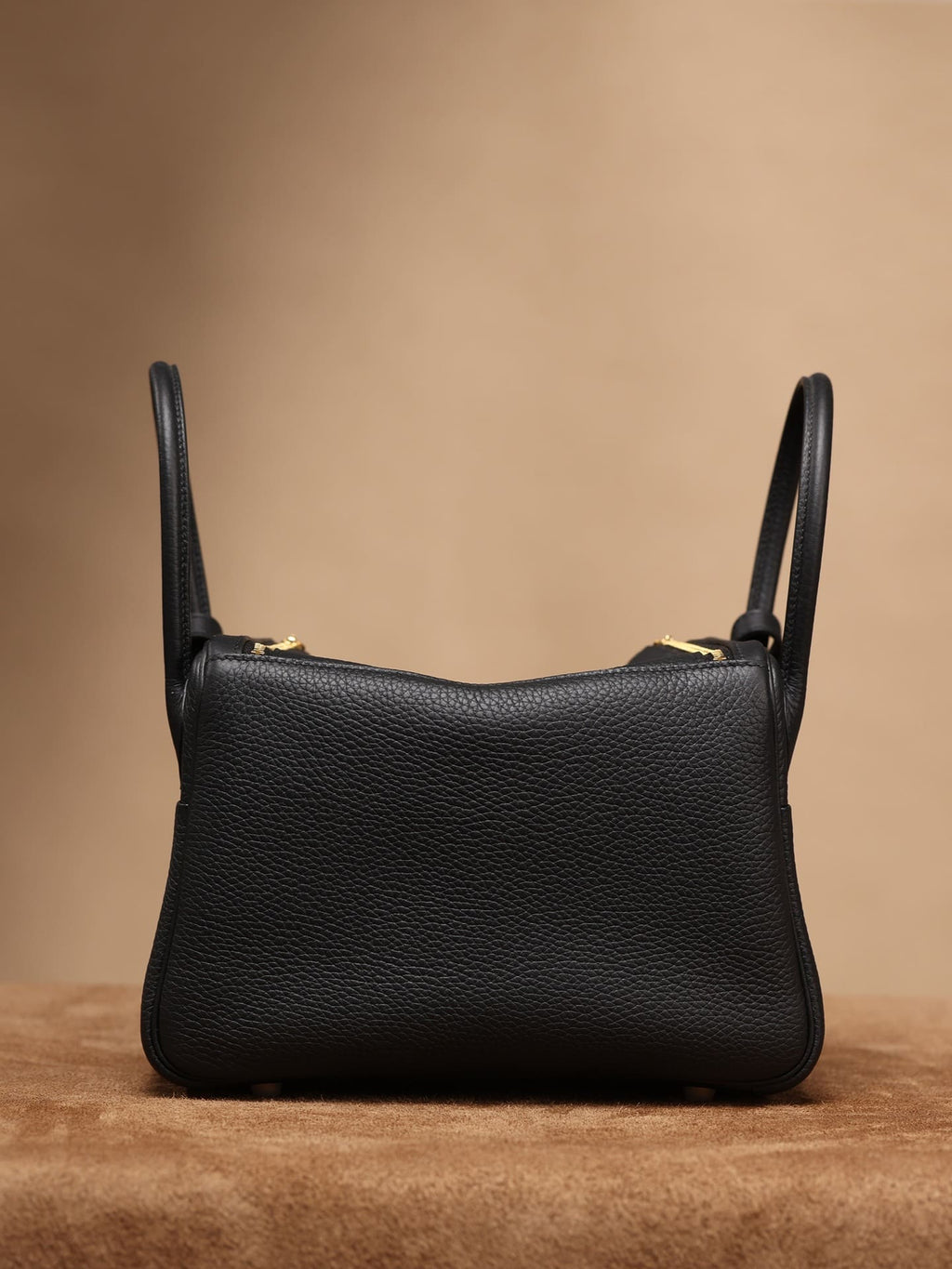 Hermès Lindy 26 Black Clemence Gold Hardware