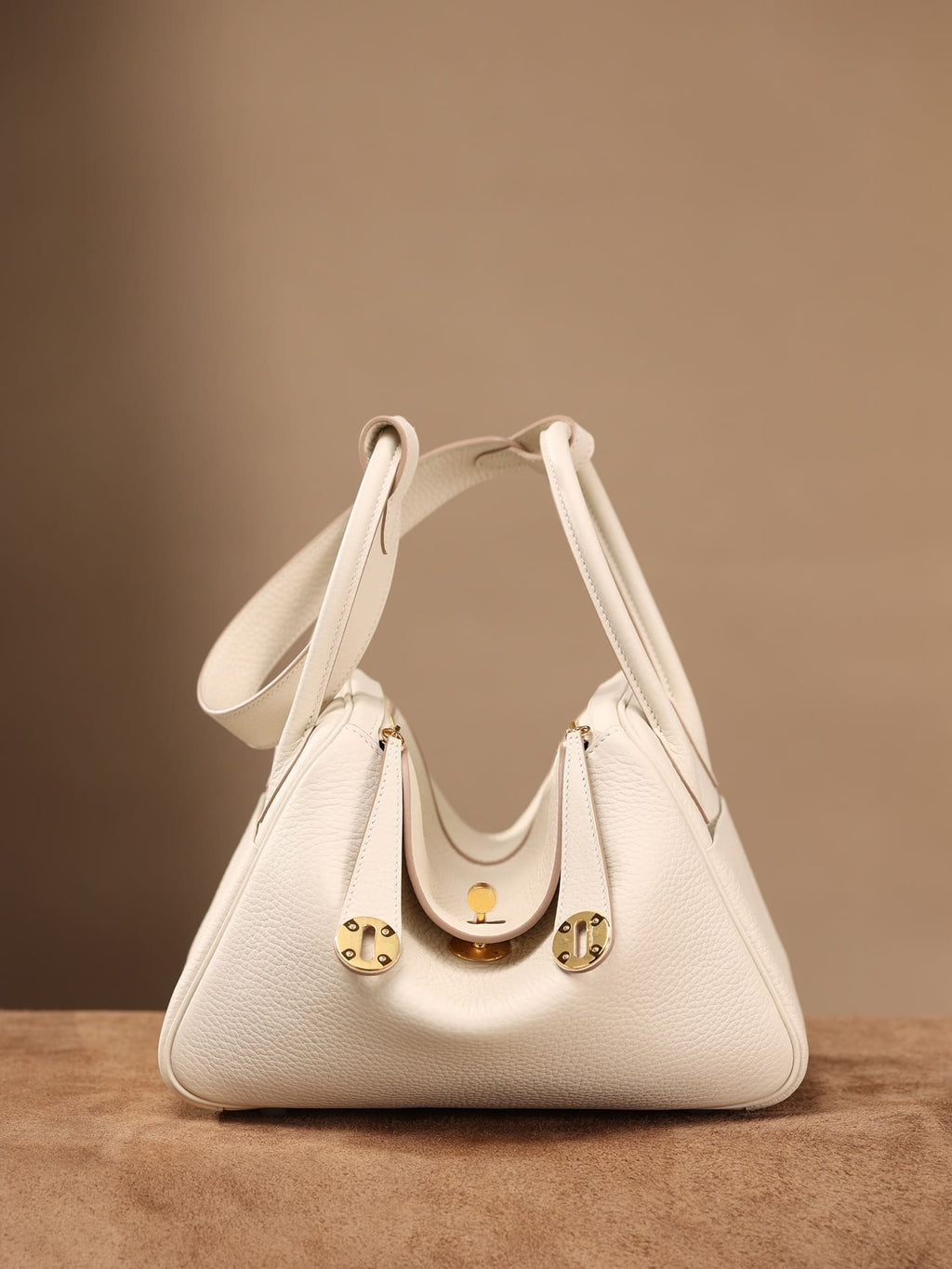 Hermès Lindy 26 Nata Clemence Gold Hardware