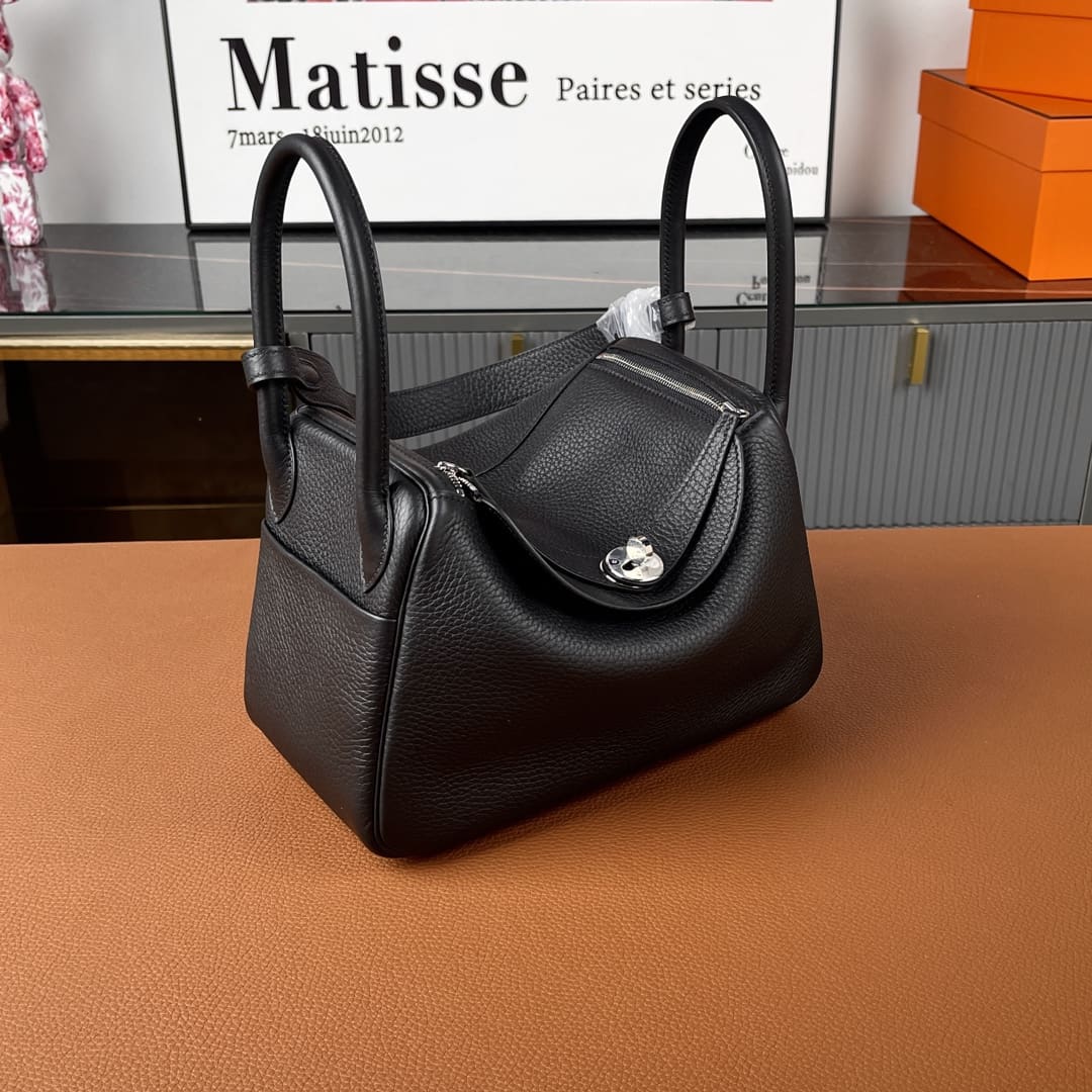 Hermès Lindy 26 Black Clemence Palladium Hardware