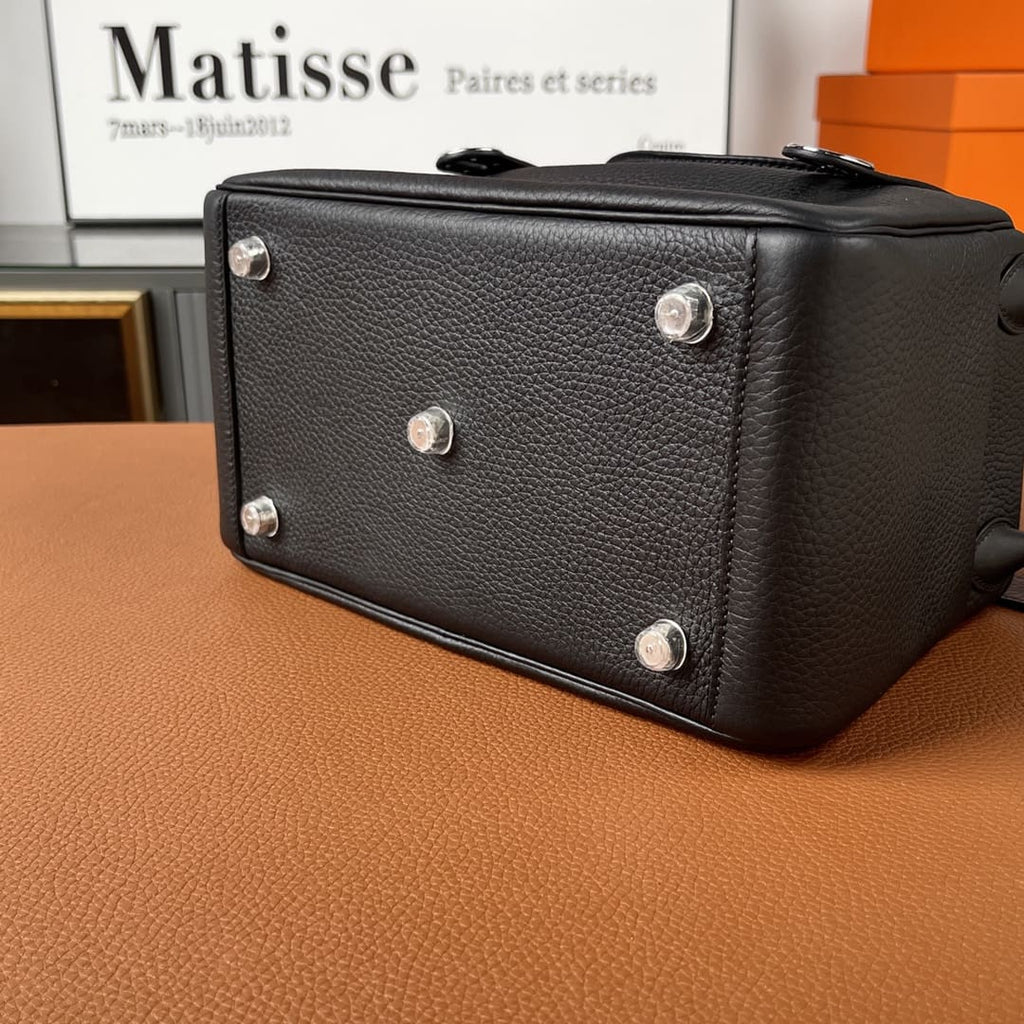 Hermès Lindy 26 Black Clemence Palladium Hardware